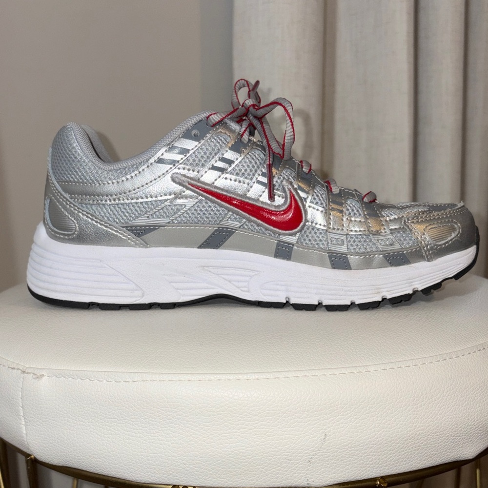 Nike Metallic Silver and Red P6000 - Picture 5 of 7